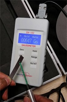 Ручной измеритель гаусса DX-102